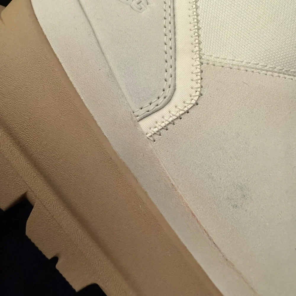 UGG® Women's ~ The Lug Boot Sneakers ~ canvas - Picture 6 of 6